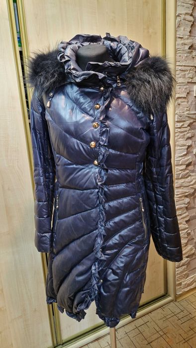 Теплый женский пуховик интересной модели