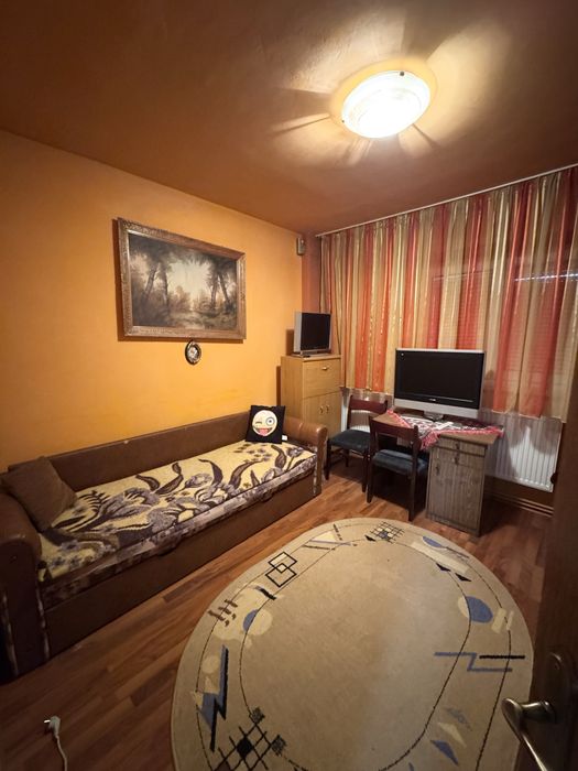 Vand Apartament 3 camere-Zona Garii