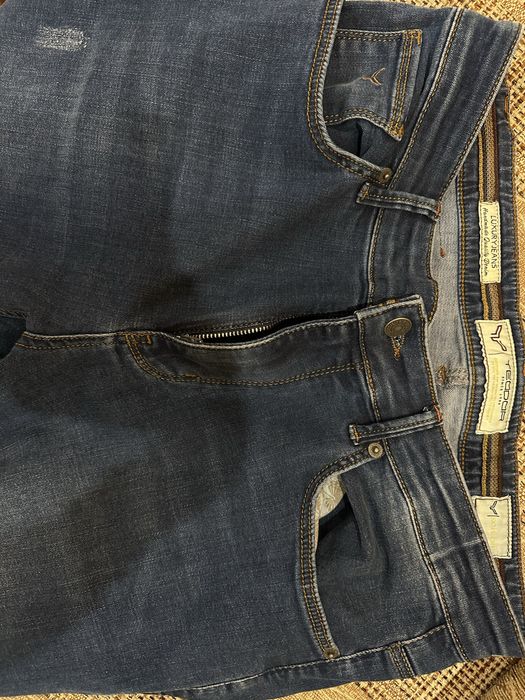 Вталени дънки на марката Teodor