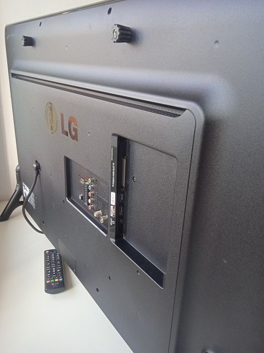 Продам телевизор LG