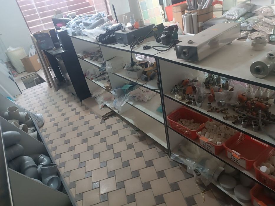 Santexika mebel sotiladi