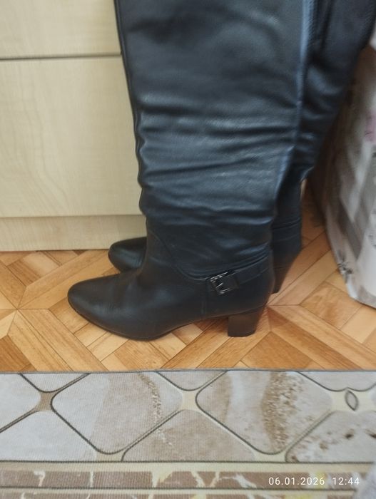 Сапоги женские очень удобные кожаные почти новые