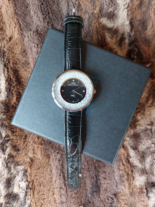 Продам женские часы