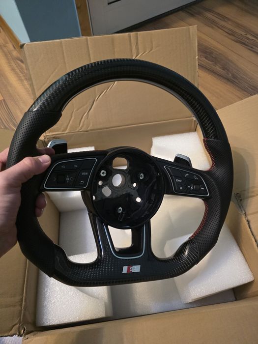 Карбонов спортен волан audi а4