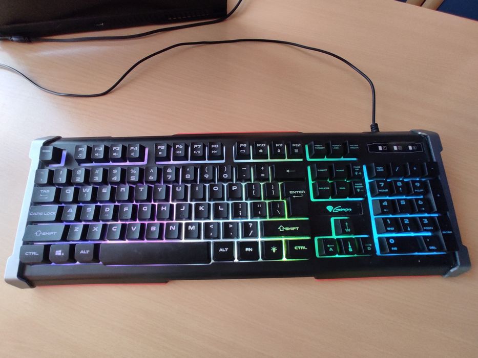 Геймърска клавиатура Genesis Rhod 400 RGB