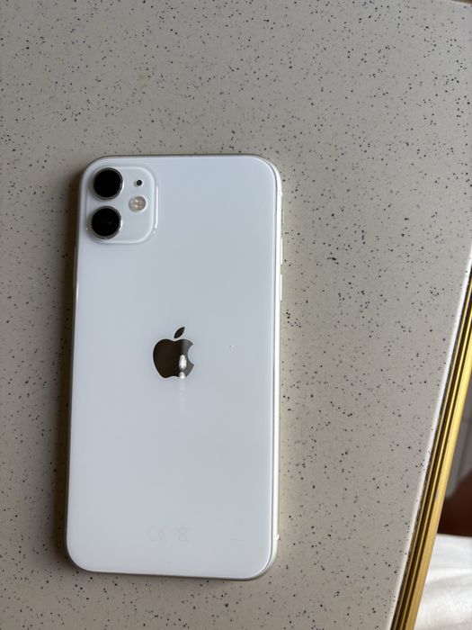 Продавам iphone 11