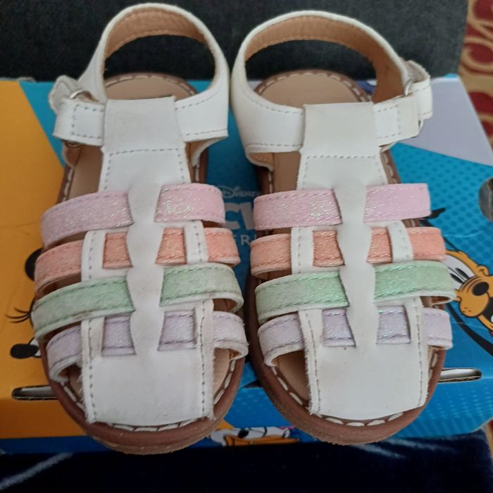 Vand sandale marimea 24