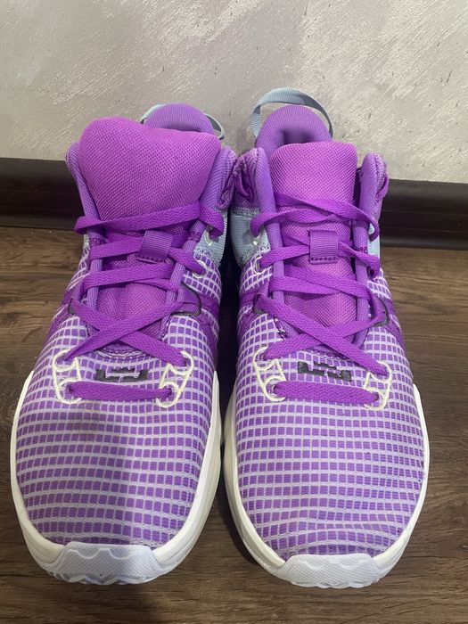 Маратонки Nike Lebron Witness