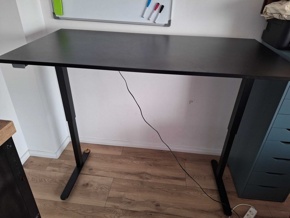 Birou reglabil electric pe înălțime