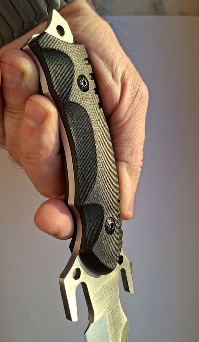 Cuțit vânătoare / camping  / drumeție 24.5cm