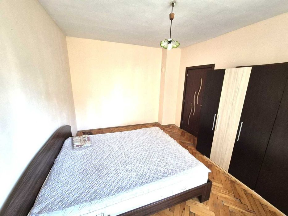 Дава се под наем Двустаен апартамент в София, Изток - 70 кв.м за 460 € - Снимка #2