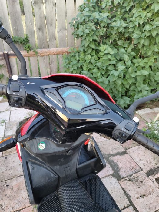 Скутер 150 кубов