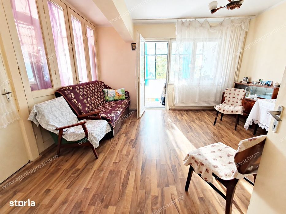 Apartament cu 4 camere , Micro 39B, etajul 1, 2 băi și 2 balcoane — fotografia 2