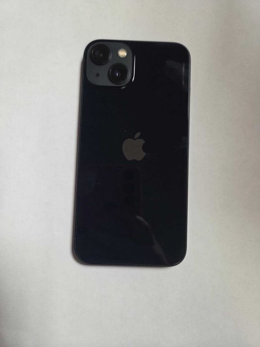 Продавам iPhone 13