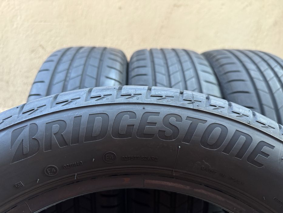 Автомобилни гуми 215 55 17 Bridjestone
