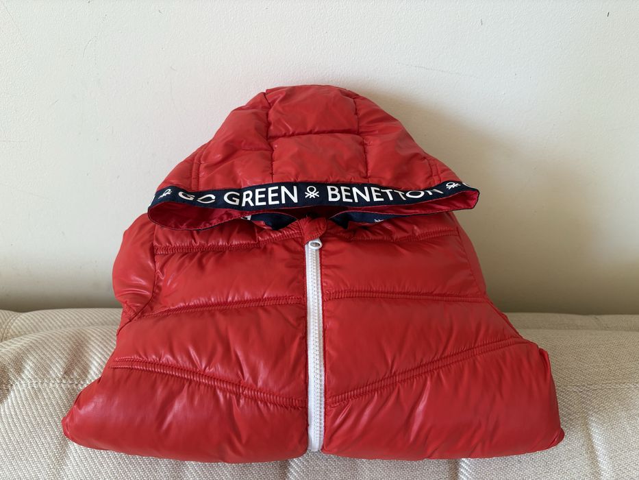 Geacă roșie Benetton matlasată (116 cm)