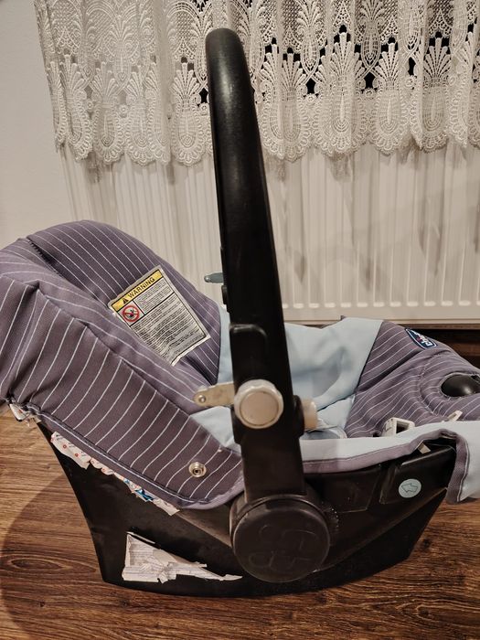 Cărucior Chicco complet 3 în 1 + scoică + cadou