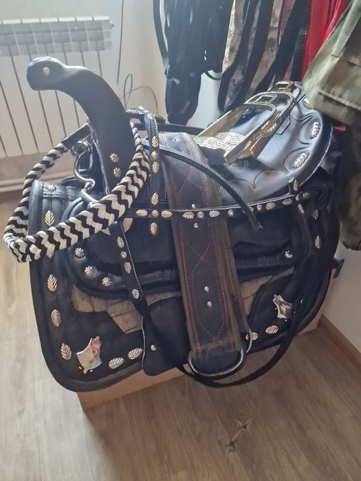 Седло в ташкент есть всё асортимент для лошада