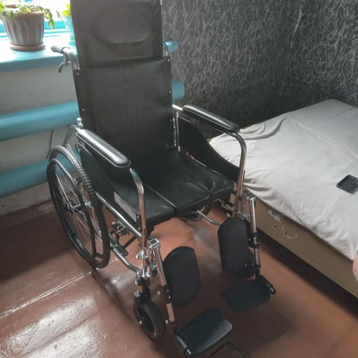 Продам инвалидное кресло новое