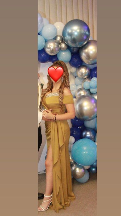 Rochie de ocazie , purtată doar câteva ore