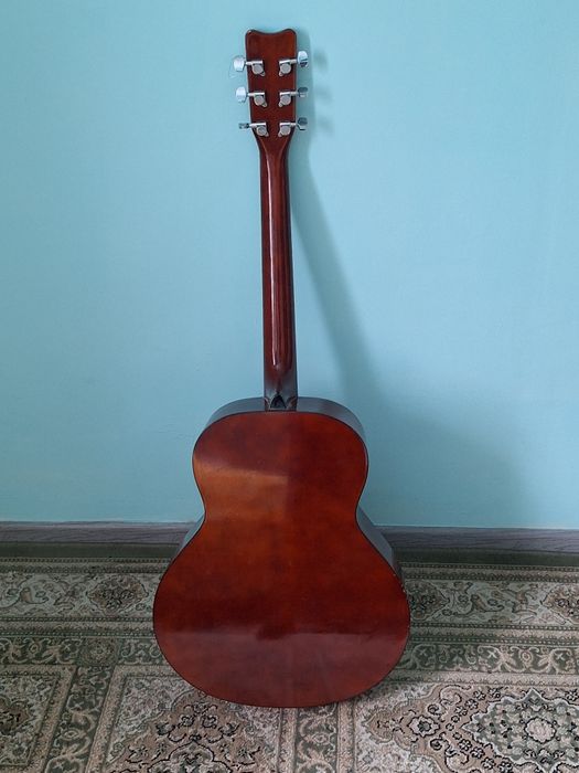 Гитара 6 странная