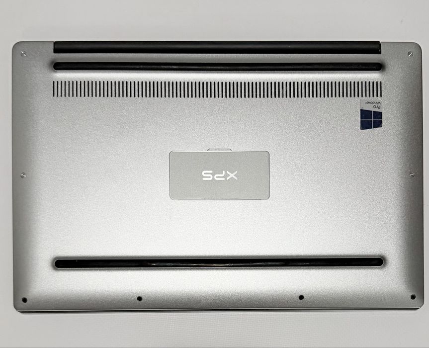 Лаптоп DELL XPS 9360