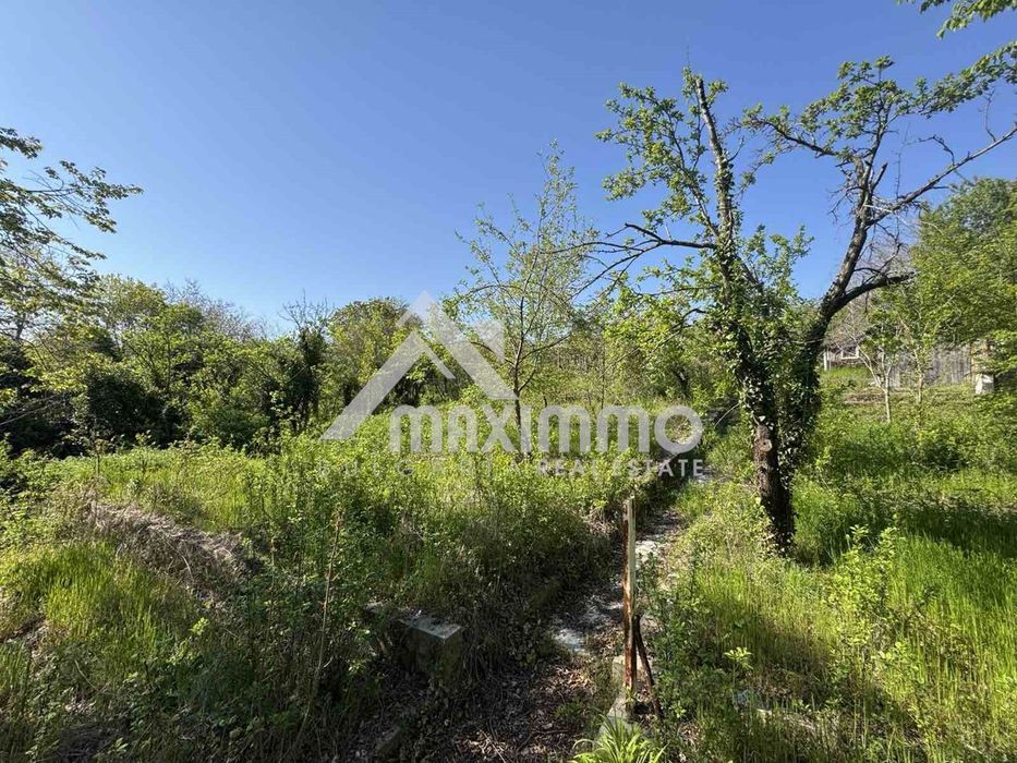 Парцел в Варна-м-т Боровец - юг площ 600 цена 31000