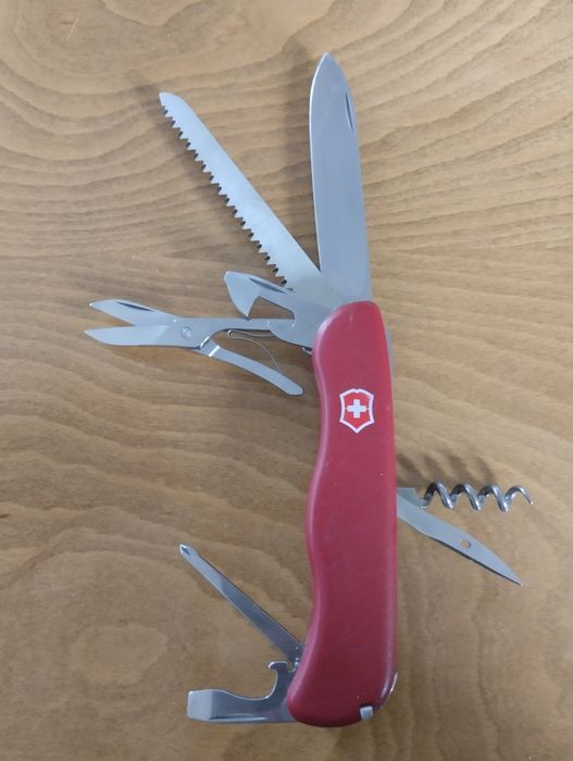 Лот швейцарски ножчета