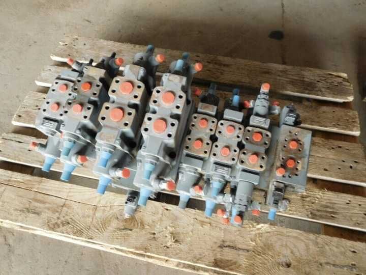 Distribuitor hidraulic Liebherr R 922 - Piese de schimb Liebherr