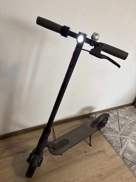 Trotinetă electrică Xiaomi M365 – stare foarte bună