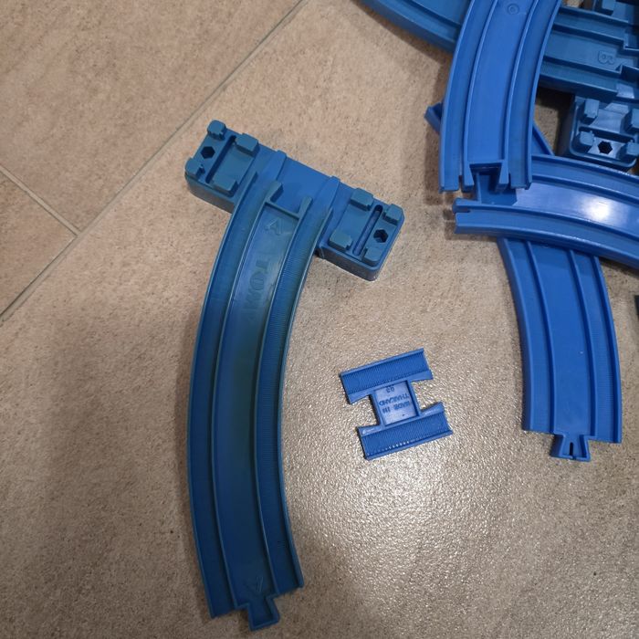 Релси за влакче "Томас и приятели"/Thomas and friends. 119 бройки.