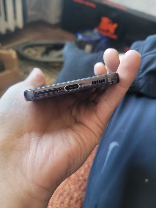 Продам мощный флагман Samsung S22 5G