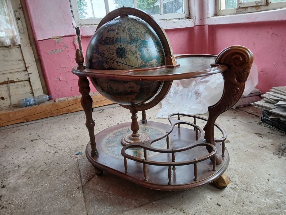 Masa decorativa pentru bauturi