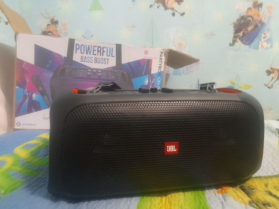 Блютуз колонка JBL
