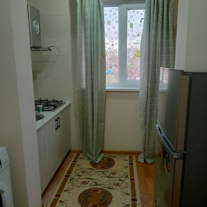 Сдается 2 комнатная квартира рядом базар Кадышева и школа 151