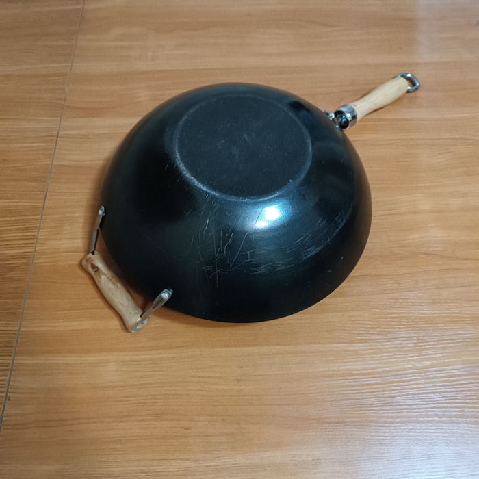 Продам сковороду Wok