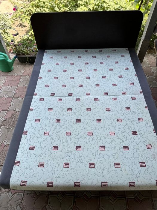 Продам диван -кровать.