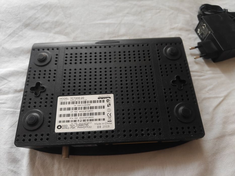 Безжичен кабелен гласов гейтуей- модем и рутер в едно