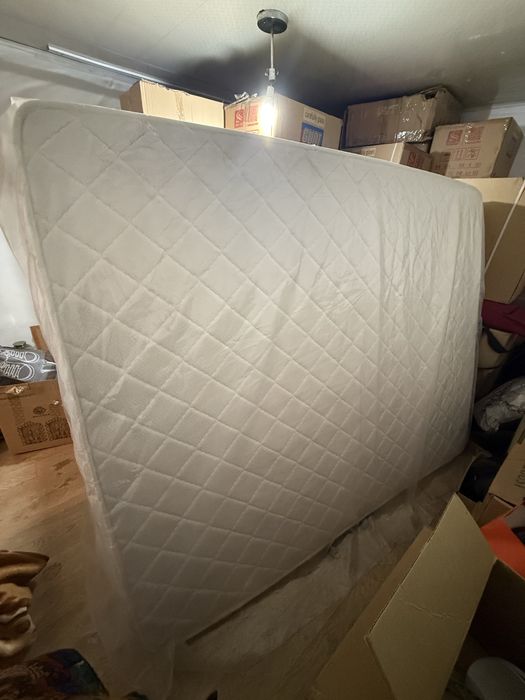 Матрас б/у в хорошем состоянии