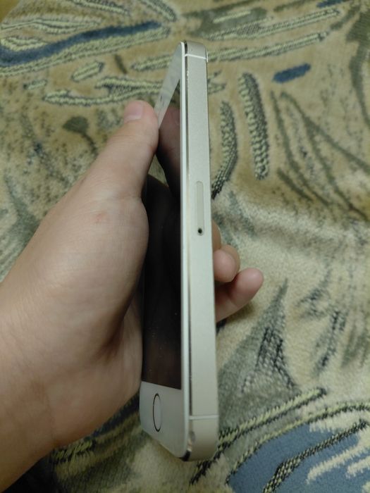Продам айфон 5 нужно подтолкнуть акум