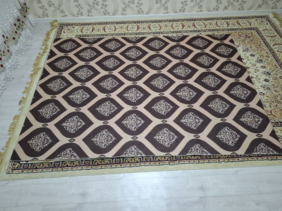 Продам ковёр новый