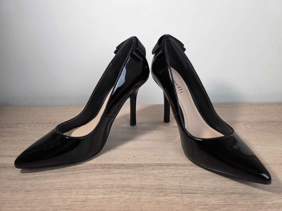 Черни лачени обувки Minelli • номер 38 • ток 10 см • нови