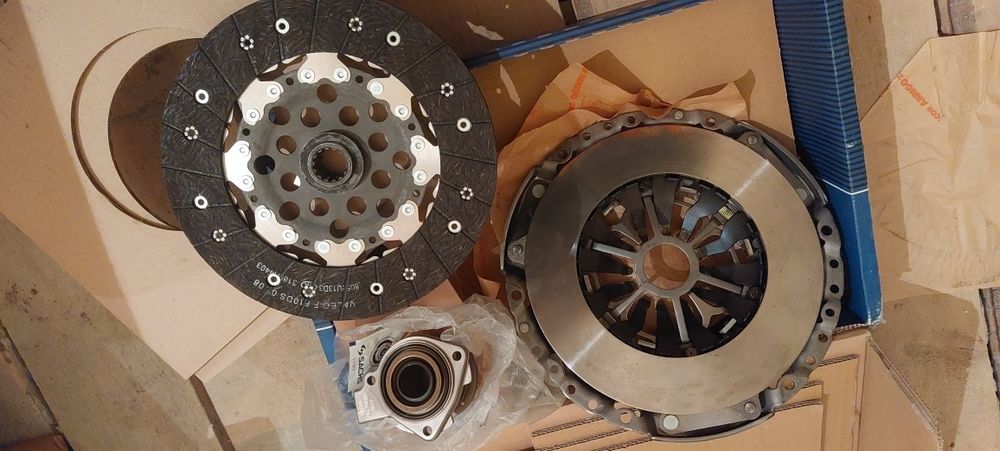 Kit ambreaj  sachs Opel Vectra 2.0/2.2dti