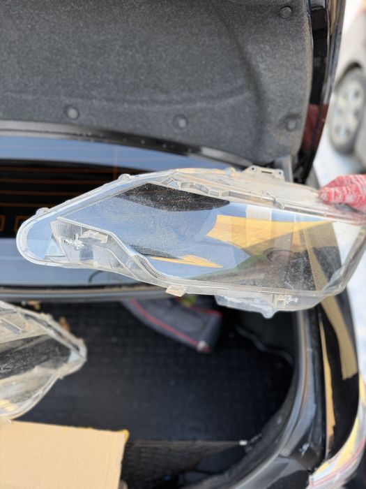 Стекло фар камри 55