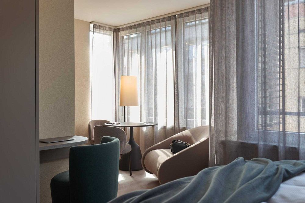 Дава се под наем Едностаен апартамент в София, Център - 50 кв.м за 357 € - Снимка #1