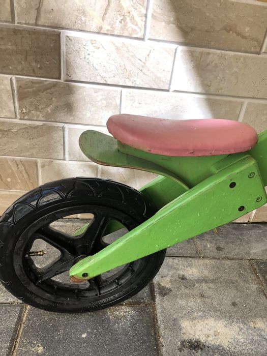 Bicicleta  fara pedale din lemn
