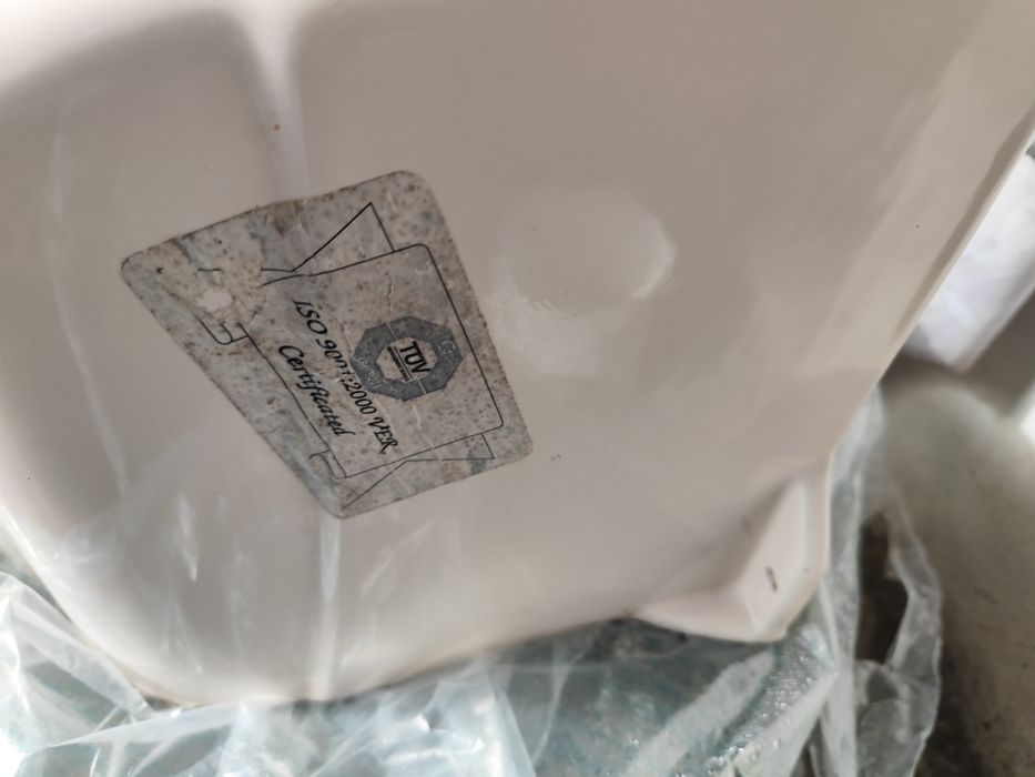 Полу конзола за под мивка  в бледо розов цвят