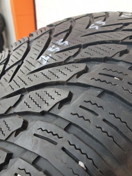 Зимни гуми 2 броя NOKIAN WR Suv4 235 55 R19 дот 1819