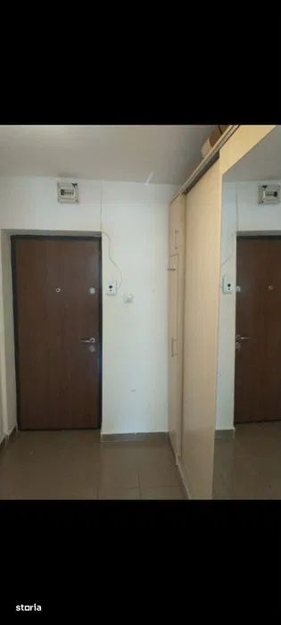 Garsoniera de inchiriat in spate la Mall Vitan