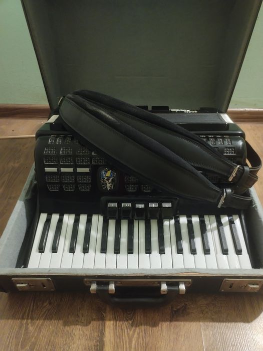 Acordeon weltmaister meteor 80 basi